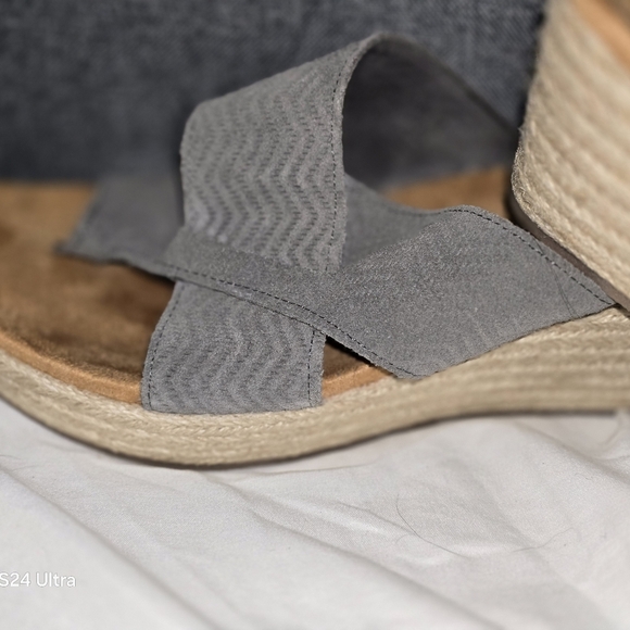 Minnetonka Becka Suede Wedge Platform Toe Loop Sandals Gray Leather Womens Sz 11 - Picture 8 of 8